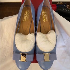 NWT Salvatore Ferragamo Varino Flats in Fleur Bleu Size:10